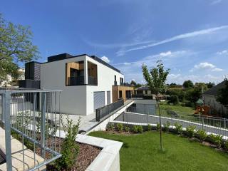 img-6ebe11872e5bb26e0fd72feaa336b5f5-v